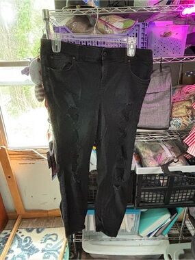 torrid Black Bombshell Skinny Distressed Jeans 18S